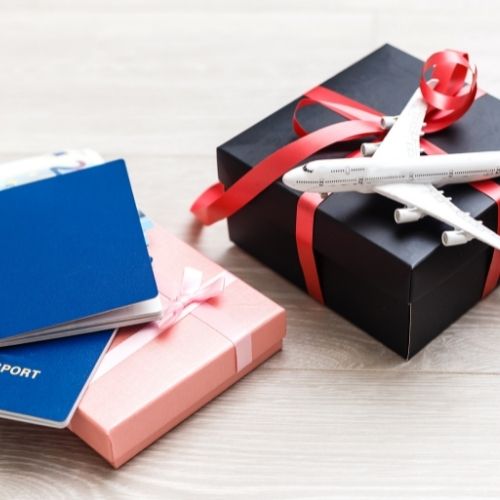 30 amazing Gift Ideas all Travel Lovers need and want