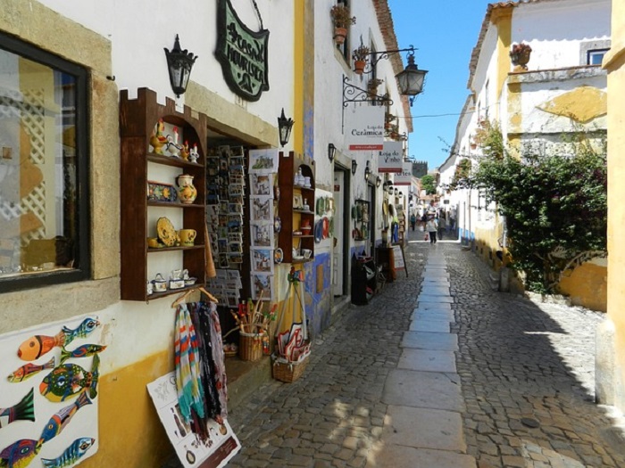 Óbidos street walk